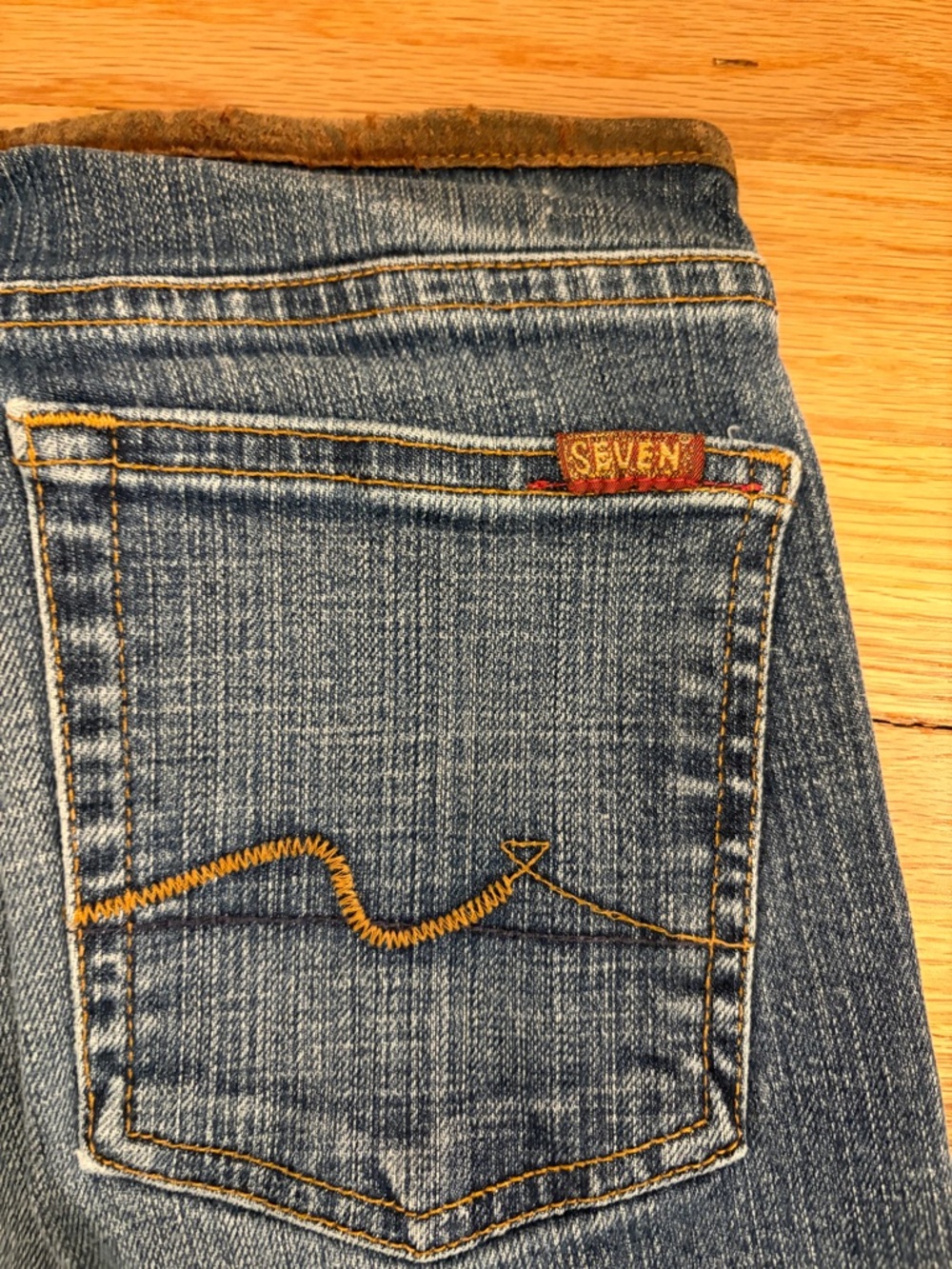 Y2K seven7 Low Rise Bootcut Jeans Size 26 Medium Wash 30” Inseam Suede Waist